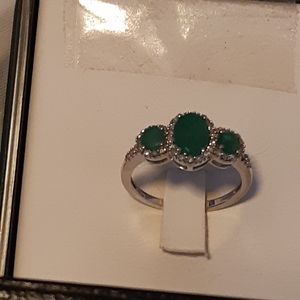 14kt white gold Emerald Diamond Ring